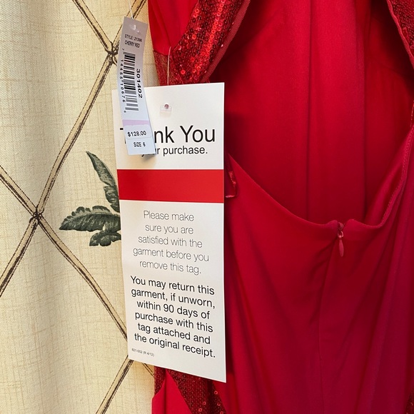 Perfect For Prom! - Picture 4 of 8